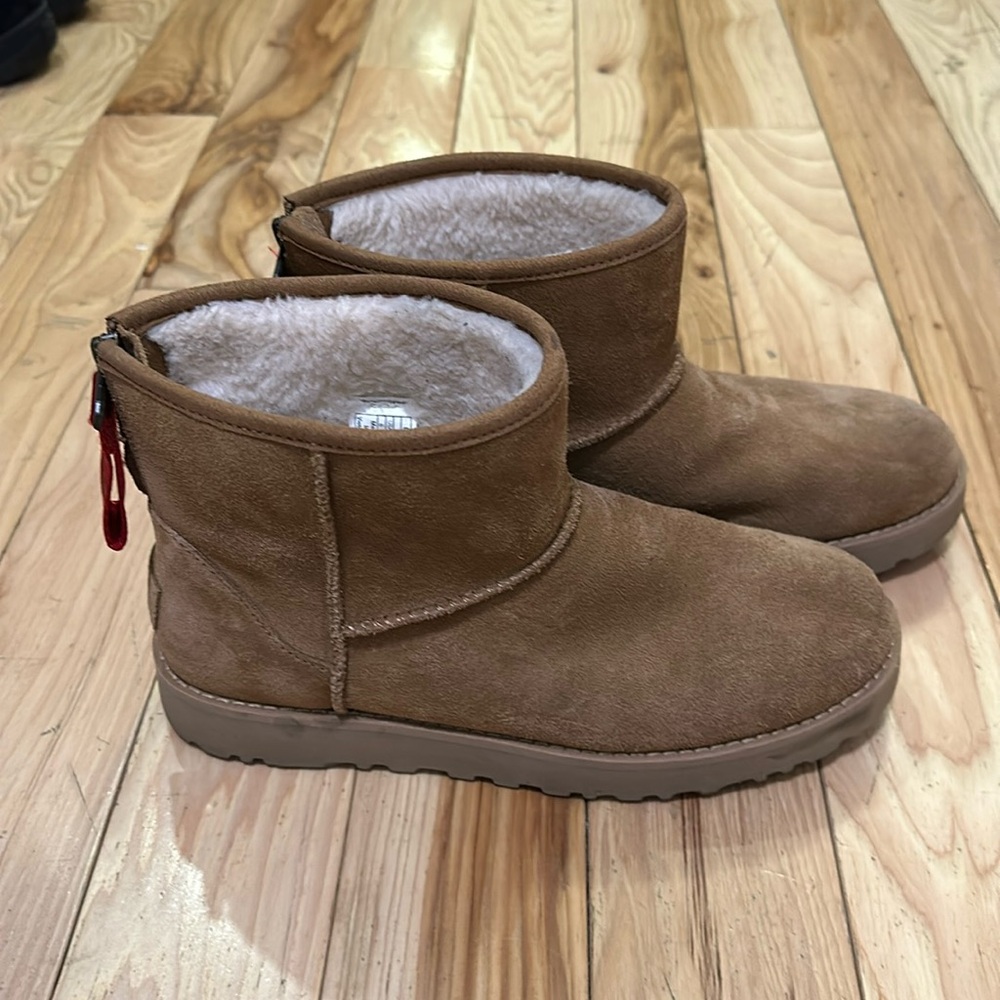 UGG Classic Mini Bailey in Chestnut with Zipper Detail, Women’s Size 8